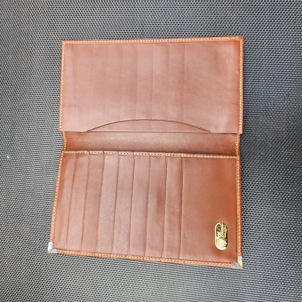 GUCCI Brown Leather GG Logo Checkbook and credit card cover Wallet - Picture 5 of 16